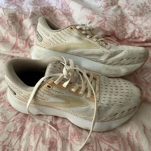 Brooks Women's Cream and White Running Sneakers